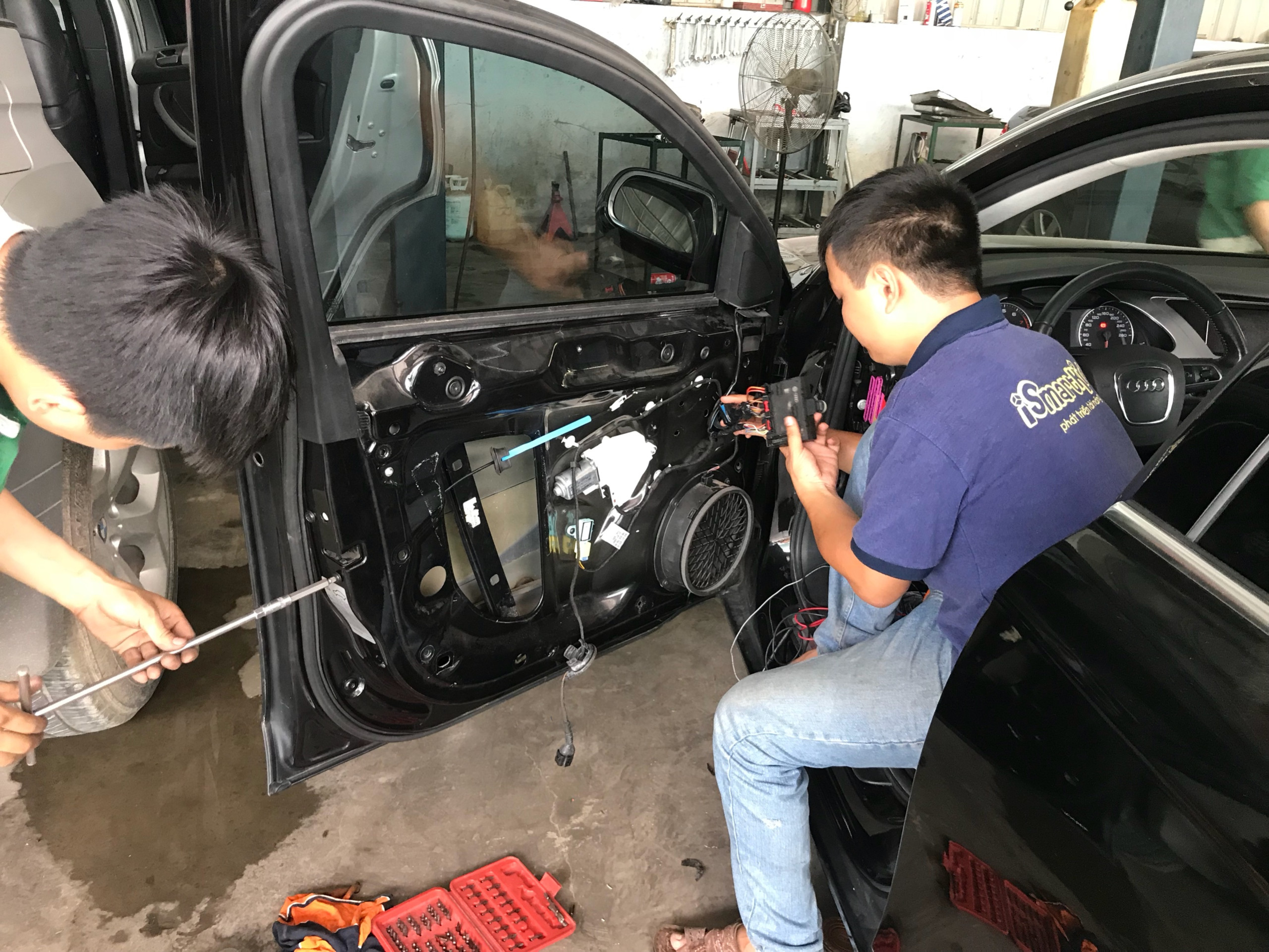 Sửa chữa kính xe ô tô